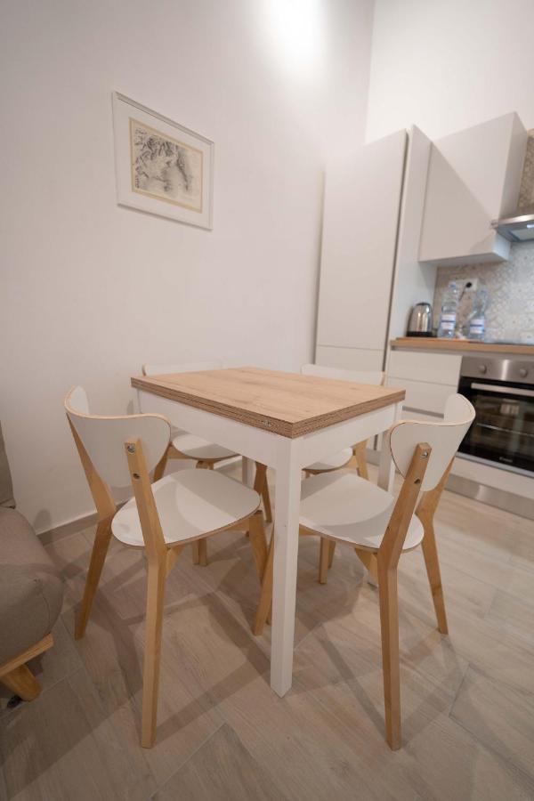 Cosmea By Dimorra Apartment Наполи Екстериор снимка