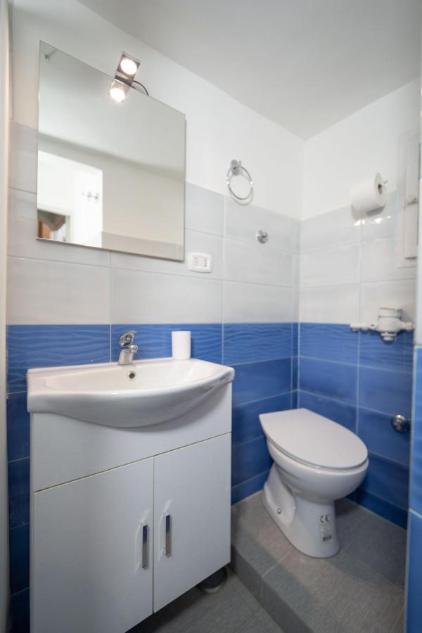 Cosmea By Dimorra Apartment Наполи Екстериор снимка